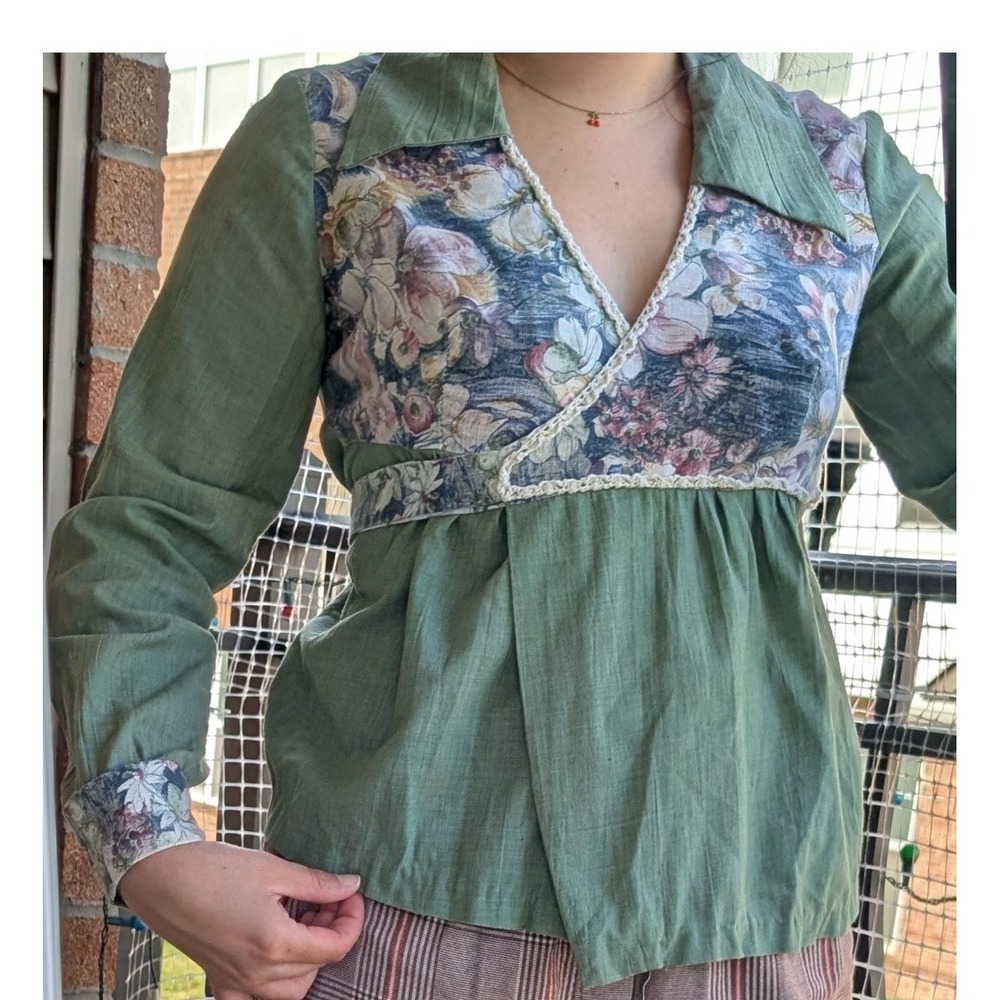 Vintage Floral Wrap Blouse Cottagecore Boho‎ Tapestry Top Fairycore Prairie Chic